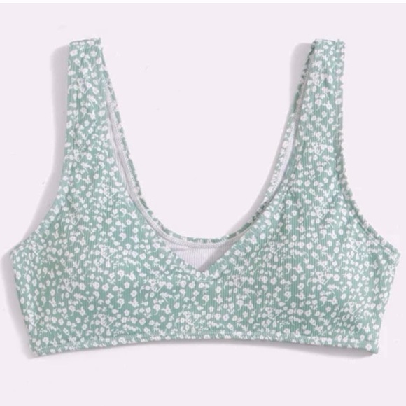 SHEIN WOMANS BIKINI TOP - Picture 1 of 6